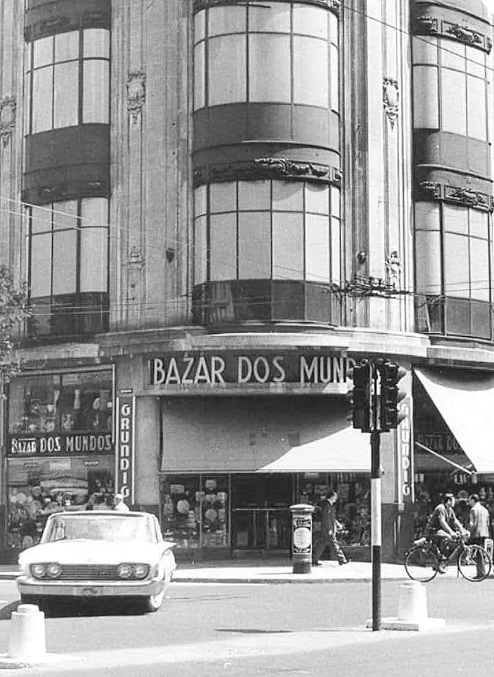 Click to enlarge historical photograph Bazar Dos Mundos flagship store in the 1970s