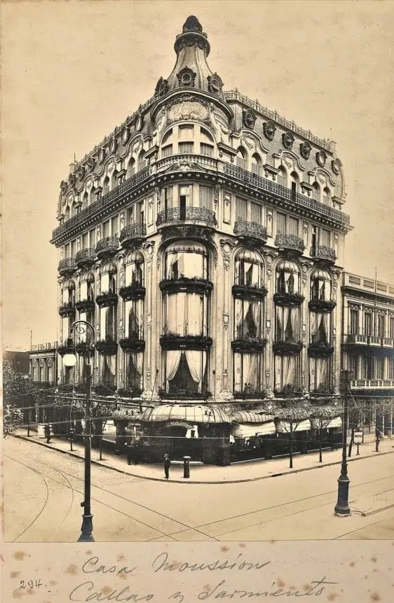 Click to enlarge historical photograph Art Nouveau building at Callao 312 (former Casa Moussion, later Bazar Dos Mundos)