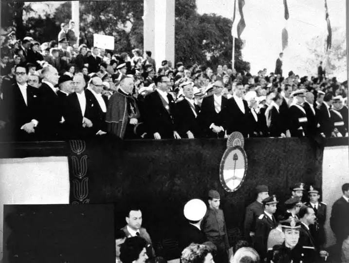 Click to enlarge historical photograph Tribute Commission for the Sesquicentennial of the May Revolution (1960)