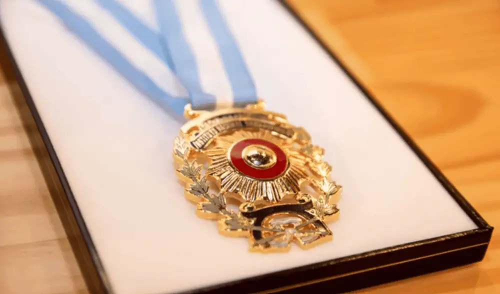 Click to enlarge historical photograph Sanmartinian Palms (Palmas Sanmartinianas) insignia awarded by the National Sanmartinian Institute