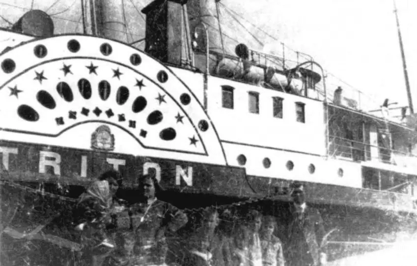 Click to enlarge historical photograph Historical view of the steamship Triton on the Río de la Plata