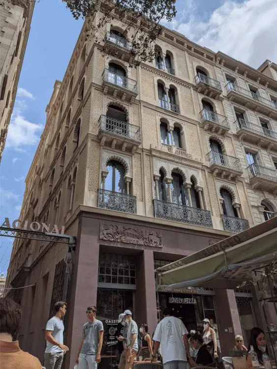 Click to enlarge historical photograph Casa Pere Llibre on Passeig de Gràcia, Barcelona, designed by Domènec Balet i Nadal