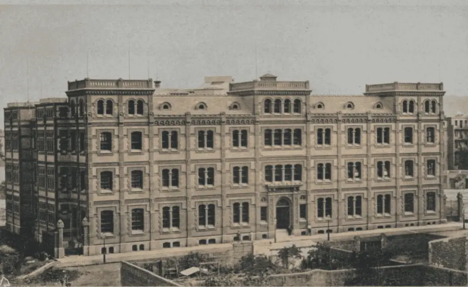 Click to enlarge historical photograph Henrich i Cia Graphic Arts Factory and Workshops in Barcelona, designed by Domènec Balet i Nadal